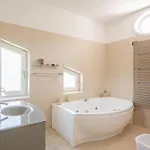 Serandra Luxury *